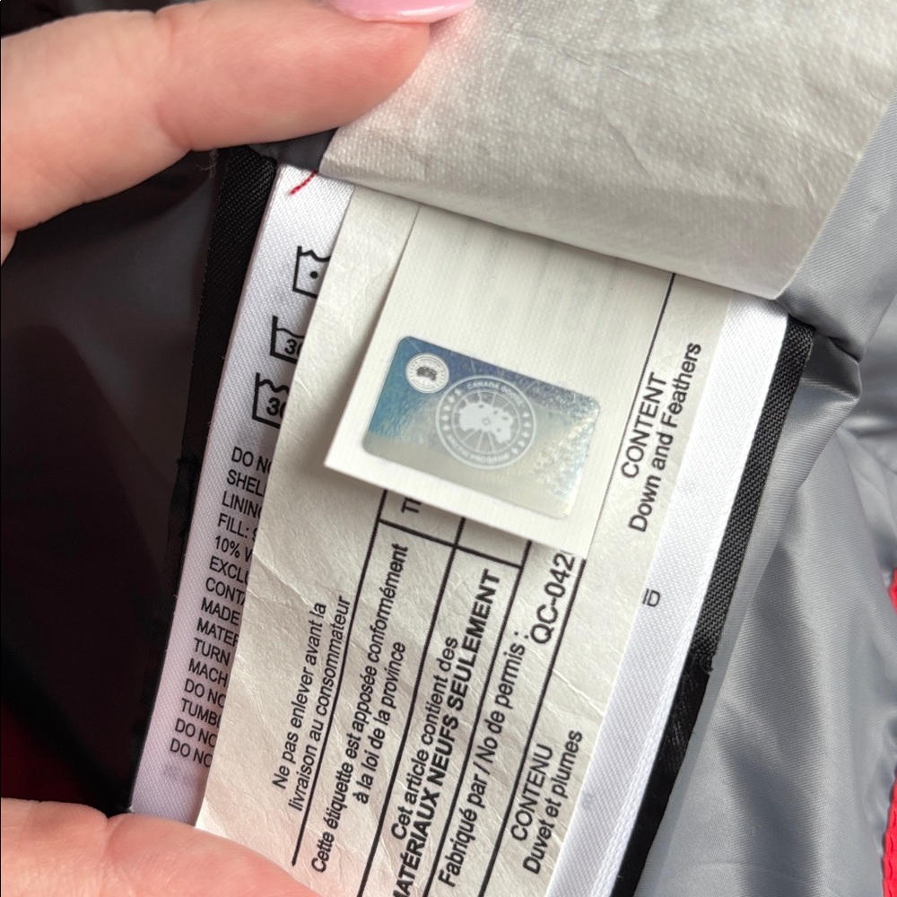 Canada Goose Scarlet Puffer Jacket - Picture 9 of 10
